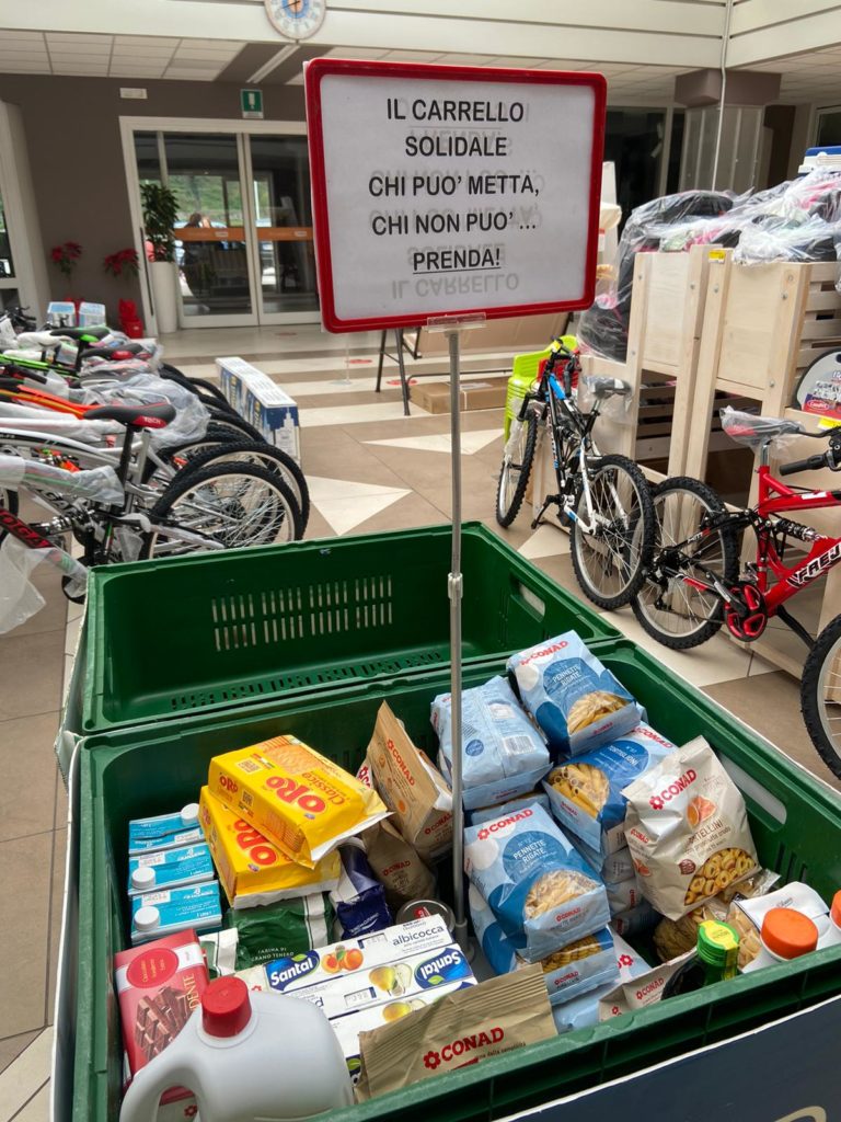 “Chi può metta, chi non può prenda!”. “Carrello solidale” nei Supermercati Conad e Todis del Gruppo Biscotti