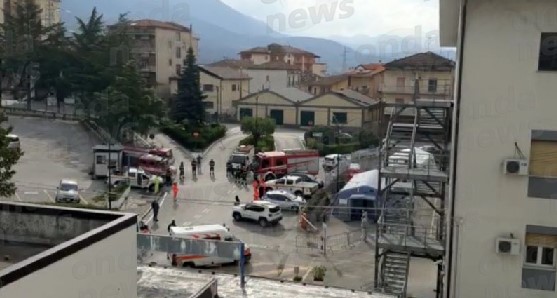 Emergenza Coronavirus. Le sirene dei Vigili del Fuoco di Sala Consilina per dire grazie all’ospedale di Polla