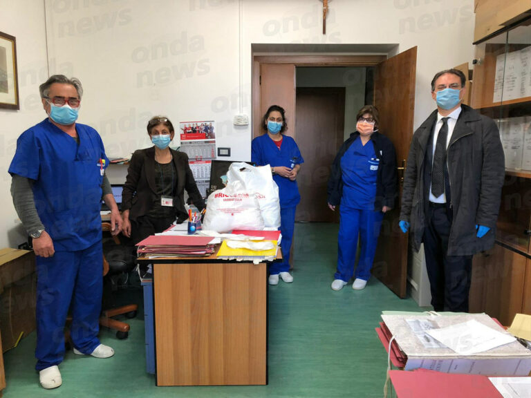 Coronavirus. La Pro Loco di Teggiano dona mascherine al personale sanitario del “Curto” di Polla