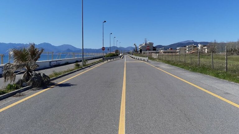 Riaperto il ponte sul Torrente Asa a Pontecagnano. Strianese:”Ad ottobre abbattimento e ricostruzione”