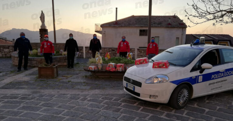 Covid-19. L’associazione cinofila Team Monte Pruno consegna uova e colombe pasquali alle famiglie di Roscigno