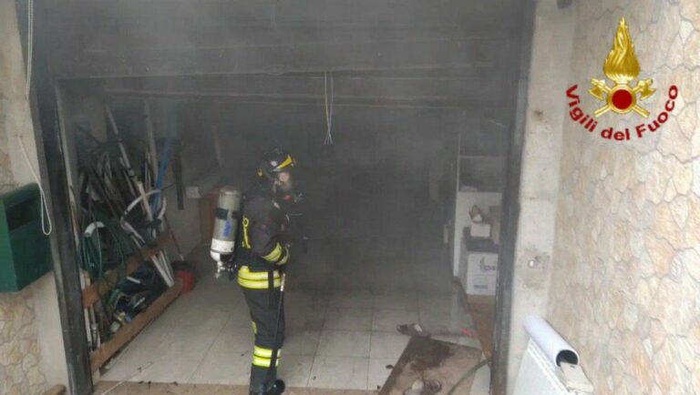 Incendio in un’abitazione a Baragiano. I Vigili del Fuoco evitano il peggio