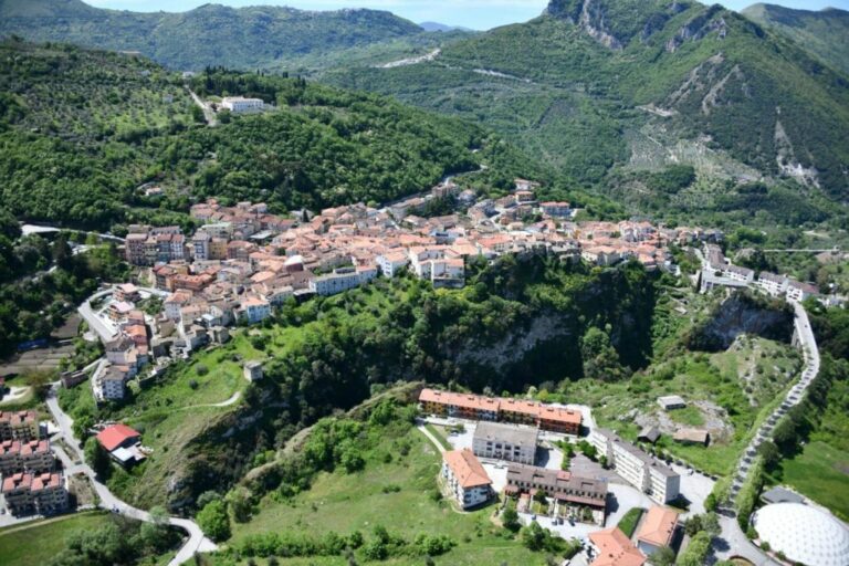 Il Comune di Vietri di Potenza istituisce le aree pedonali. Saranno attive dal 12 giugno al 14 settembre