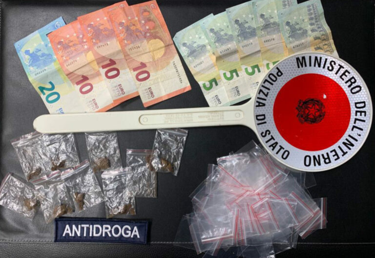 Trovato in possesso di diverse confezioni di hashish pronte per essere spacciate.Denunciato giovane a Potenza