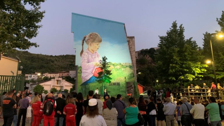 Inaugurato a Vietri di Potenza il primo murale monumentale del progetto “I muri della legalità”