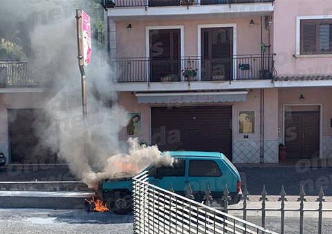 incendio auto sala consilina evidenza