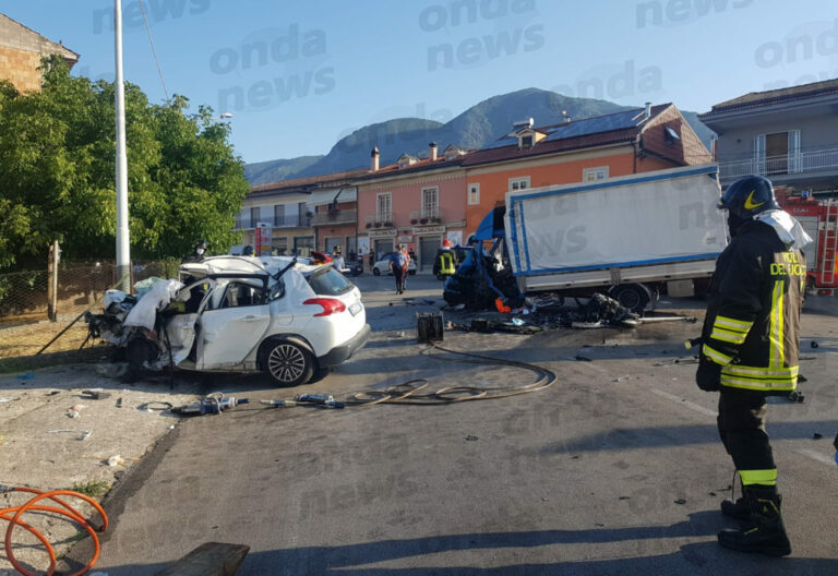 Tragico scontro tra un’auto e un furgone a Trinità di Sala Consilina. Un morto