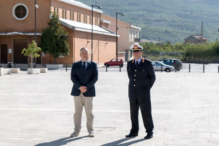 Polla: dopo 8 anni si insedia il nuovo Comandante della Polizia Municipale. L’incarico va ad Andrea Santoro