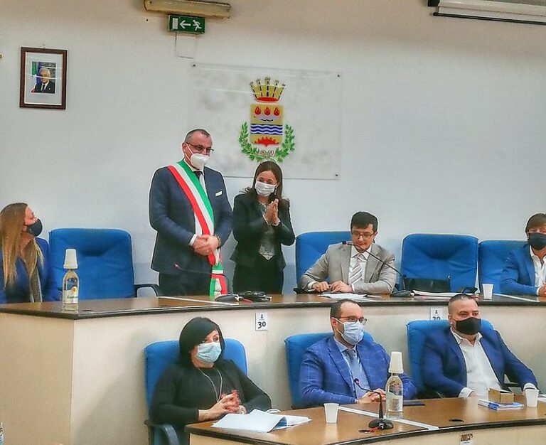 Ad Eboli varata la Giunta comunale. Domani prima riunione dell’esecutivo guidato dal sindaco Massimo Cariello