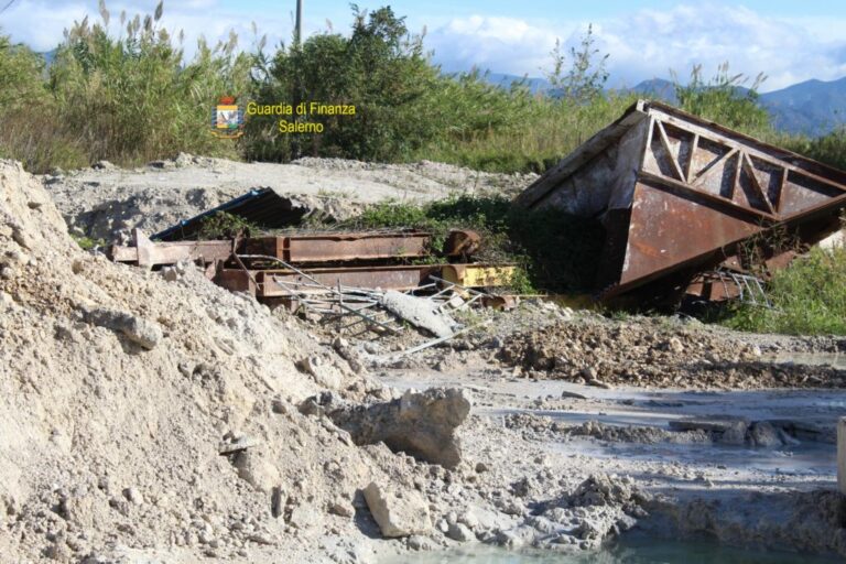 Rifiuti speciali stoccati in un’area sottoposta a vincolo paesaggistico. Sigilli ad un’azienda di Battipaglia