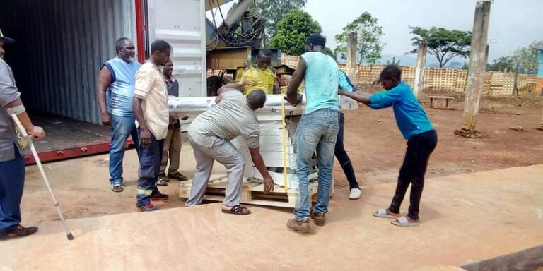 L’Asl Salerno dona tre TAC e tre Iniettori alla struttura ospedaliera di Dschang in Camerun