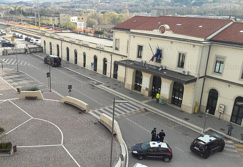 Potenza: borsa sospetta abbandonata nel piazzale della stazione. Intervengono gli Artificieri dell’Arma