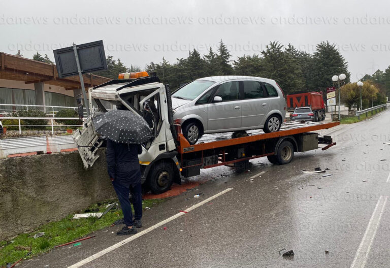 incidente-carro-attrezzi-vietri-di-potenza-11-dicembre-2020-1