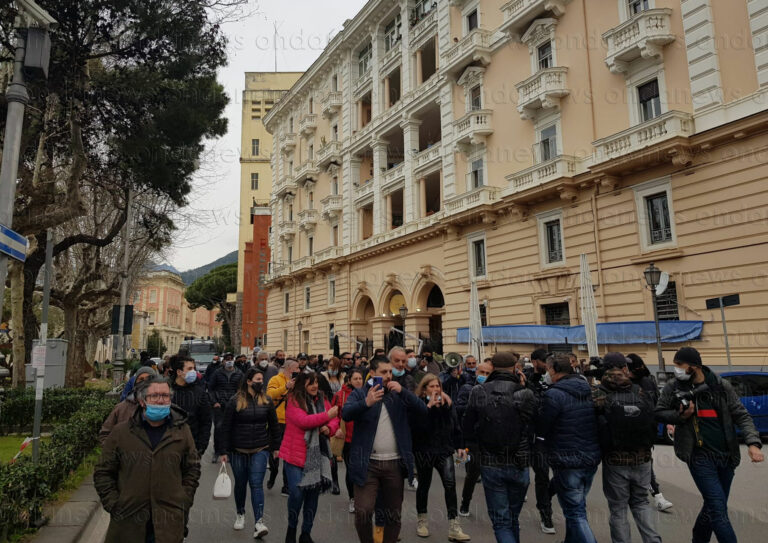 protesta-contro-de-luca-salerno-19-marzo-2021-5