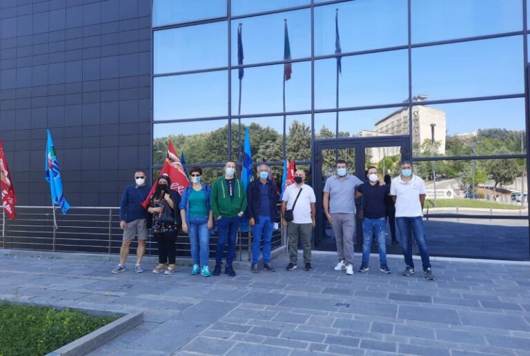 protesta dipendenti bar ospedale potenza