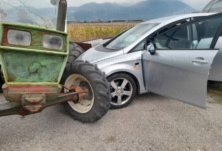 incidente auto trattore provinciale 11 settembre 03 ok