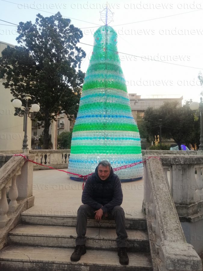 albero di natale di plastica sapri