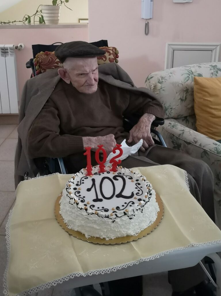 102 anni