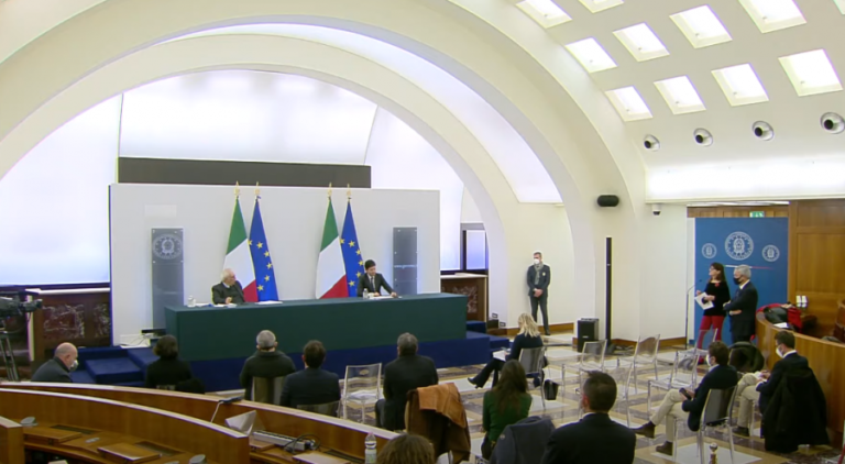 Frequenza scolastica e green pass, conferenza stampa Bianchi - Speranza - YouTube