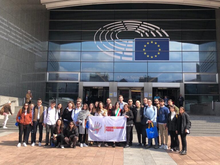 ragazzi forum di padula al parlamento europeo