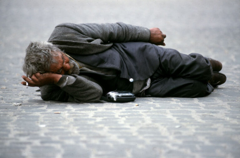 HOMELESS - SENZA TETTO