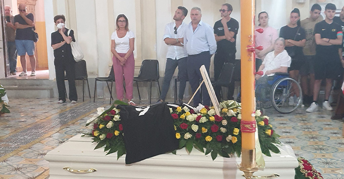 foto funerali lorenzo coronato a policastro fb