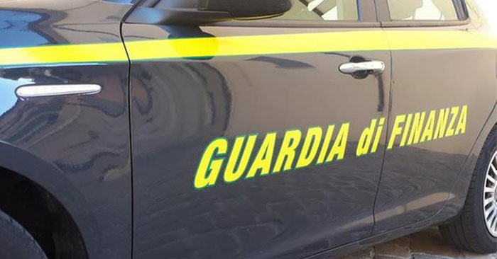 foto auto guardia di finanza