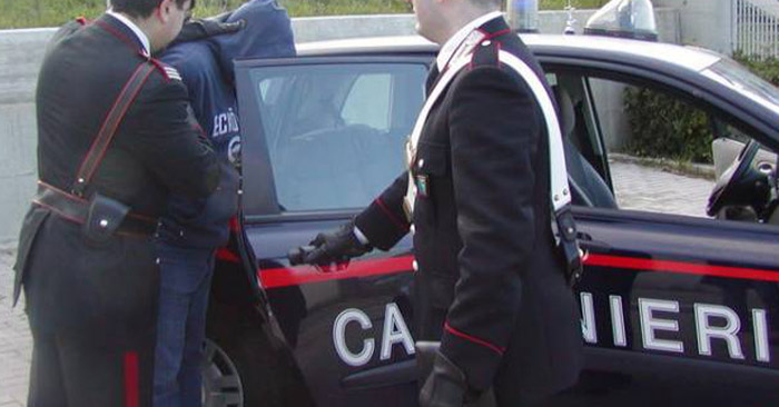 arresto carabinieri foto