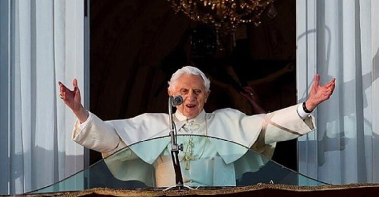 Papa Ratzinger - 800x418