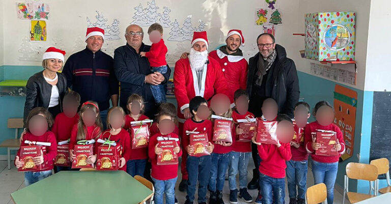 dono ai bambini delle scuole di san rufo