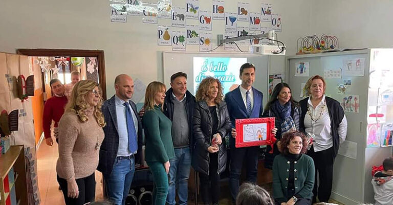 donzione banca alla scuola di teggiano FB