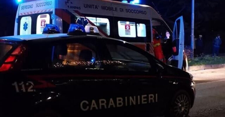 ambulanza carabinieri notte