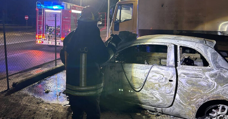 incendio auto sant'angelo le fratte fb