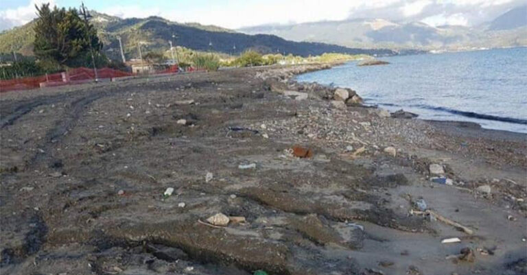 dragaggio-spiaggia-policastro