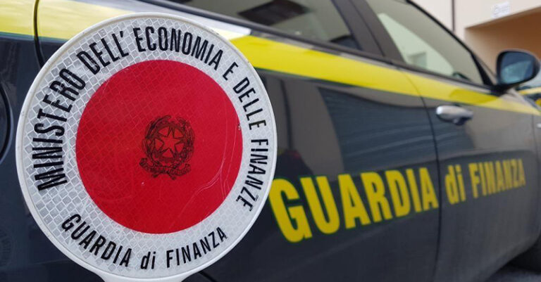 guardia di finanza foto