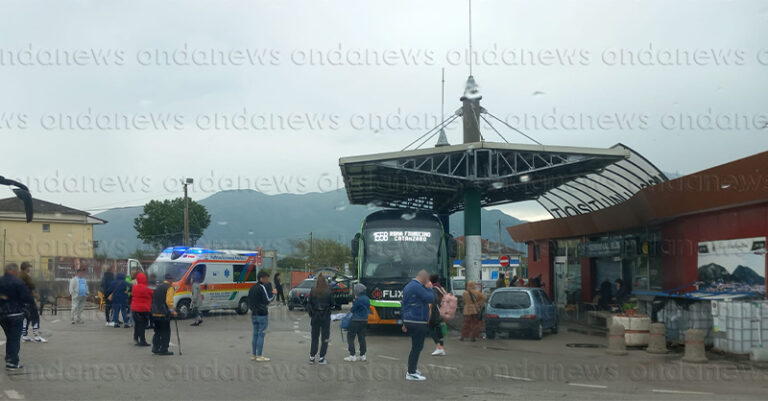 morto-bus stop- sala consilina- FB