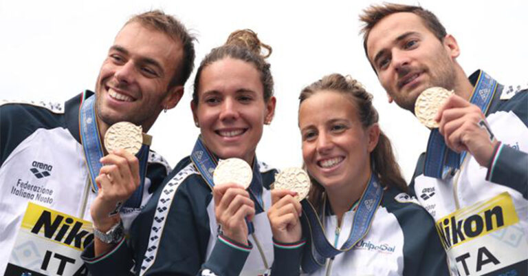 foto oro mondiali nuoto acerenza giappone