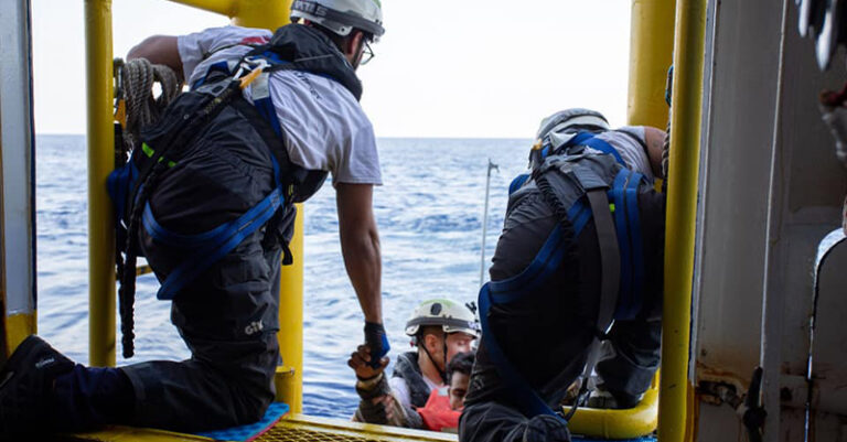 salvataggio-migranti-salerno-FB