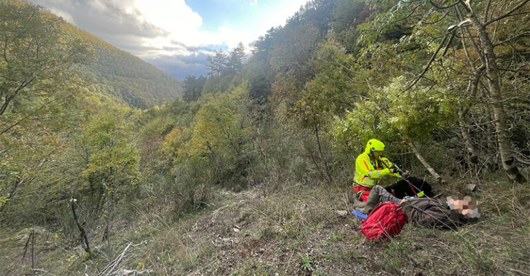 anziano in montagna padula