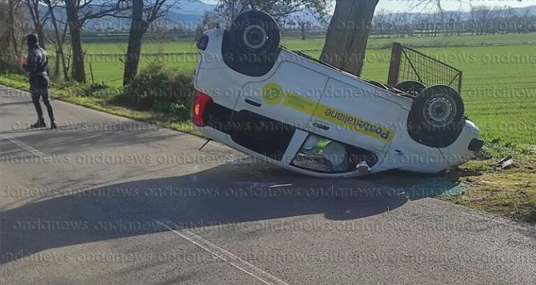 incidente postino capaccio ok