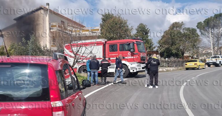 incendio auto caggiano FB