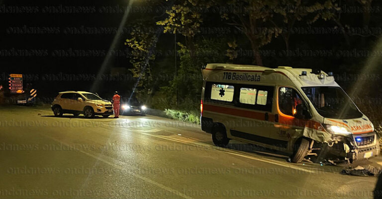 incidente auto e ambulanza basilicata