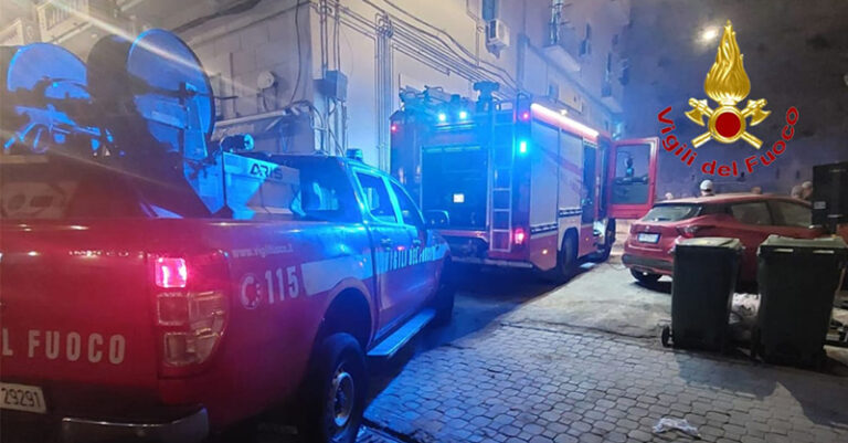 INCENDIO ABITAZIONE SALERNO 25 GIUGNO FB