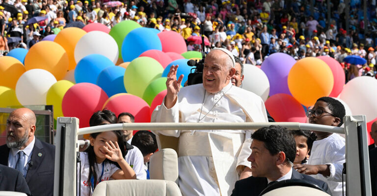 PAPA FRANCESCO GIORNATA BAMBINI