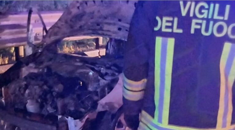 incendio auto pontecagnano 28 luglio