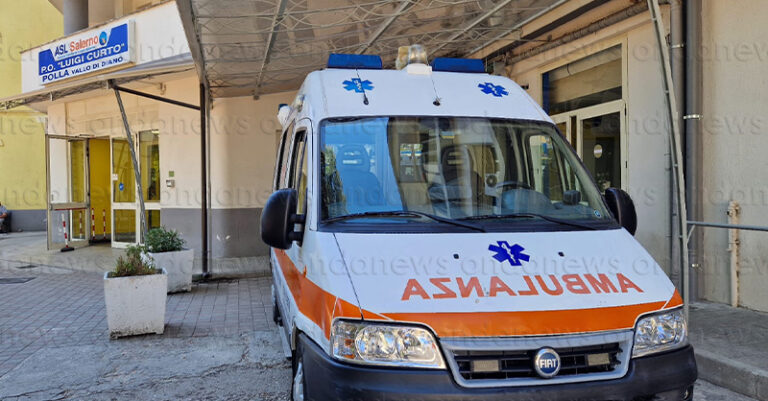 ambulanza ospedale polla 19 agosto 24 FB