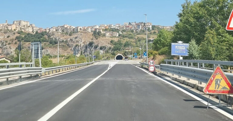 lavori strada Caggiano fb