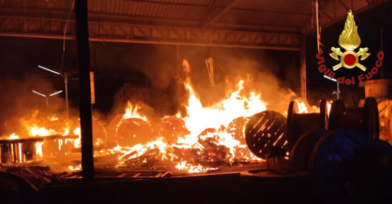 incendio stazione pontecagnano 17 settembre fb