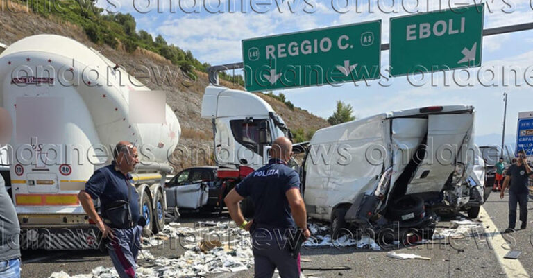 incidente svincolo eboli A2