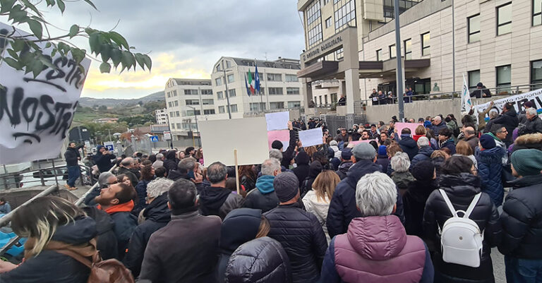 POTENZA PROTESTA ACQUA